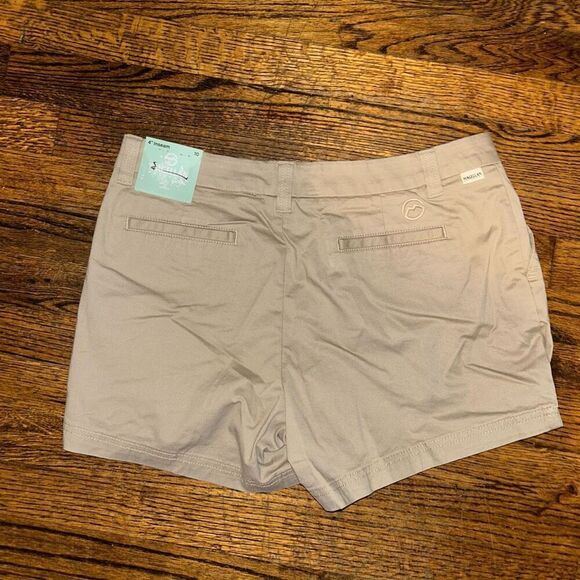 New Magellan Shorts - Picture 2 of 4